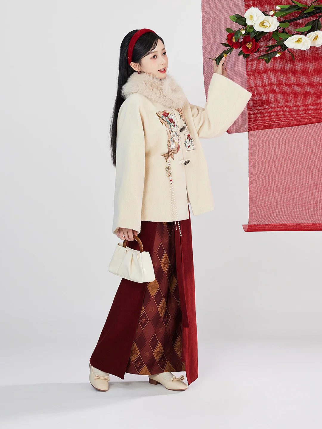 Song Dynasty Modern Hanfu for Chinese Festivals - Years and Scenery 辞岁景和 (Preorder)