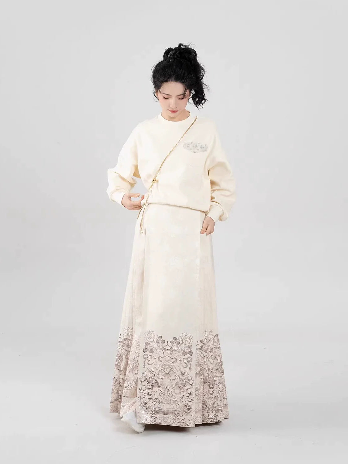 Ming Dynasty Modern Hanfu Mamianqun Outfit - Blooming Lotus 金莲宝相