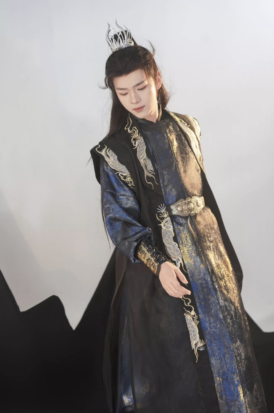 Tang Dynasty Round Collar Robe - Rise of the King 君临